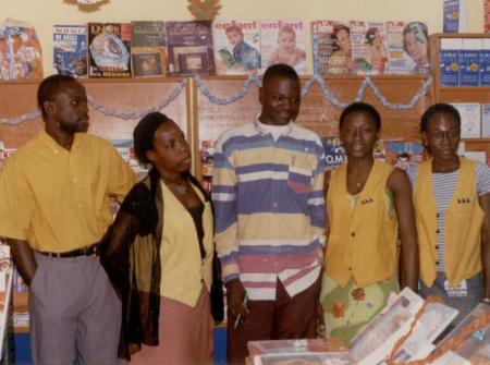 FANNY AVEC SES STAGIAIRES EN GESTION DE COMMERCE